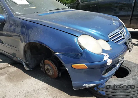 2003 Mercedes-Benz C 230 Kompressor Sport z USA, uszkodzony, nr VIN WDBRN40JX3A452656